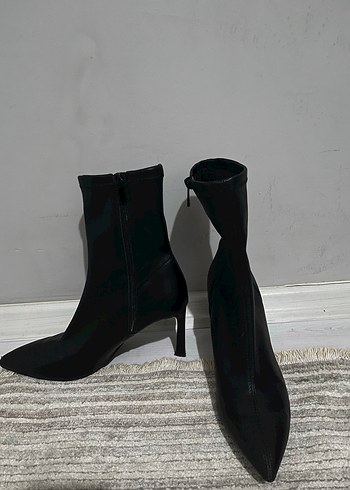 Stradivarius Streç Deri Stiletto Topuklu Bot - Görsel 6