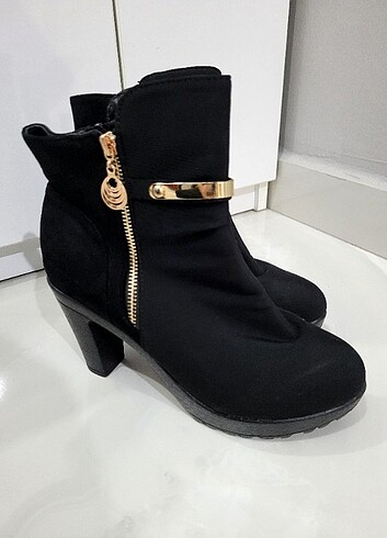 Zara 41 numara kadın bot