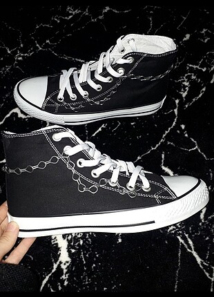 Zincirli Converse