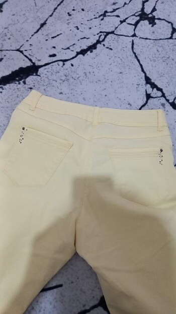 42 Beden sarı Renk Kapri pantolon 