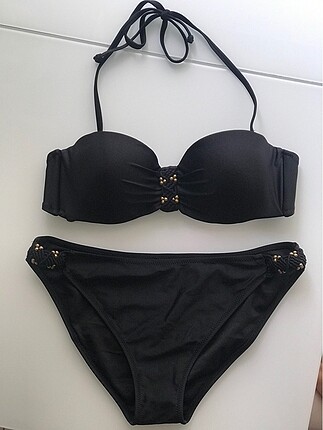 Siyah bikini takımı