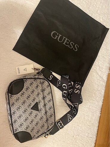 Guess postacı çanta
