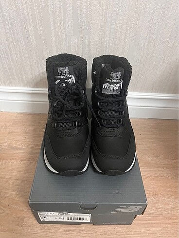 38 Beden siyah Renk New balance bot