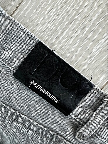 38 Beden Stradivarius D96 crop straight fit jean