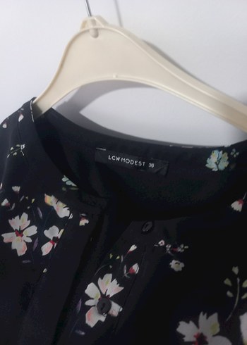 Çiçek Desenli şifon ve astarlı Siyah Uzun elbise. - Görsel 4