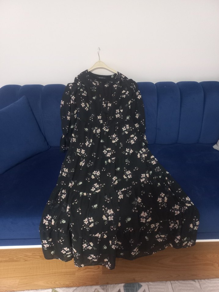 Çiçek Desenli şifon ve astarlı Siyah Uzun elbise. - Görsel 5