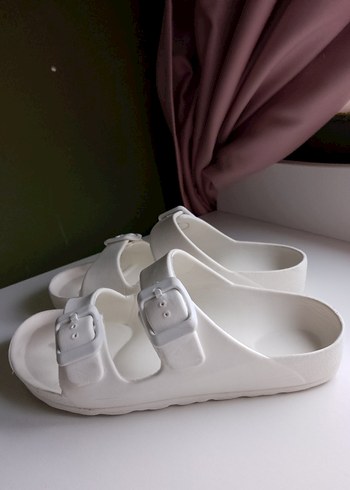 LC Waikiki Beyaz Tokalı Terlik 32 numara - Görsel 2