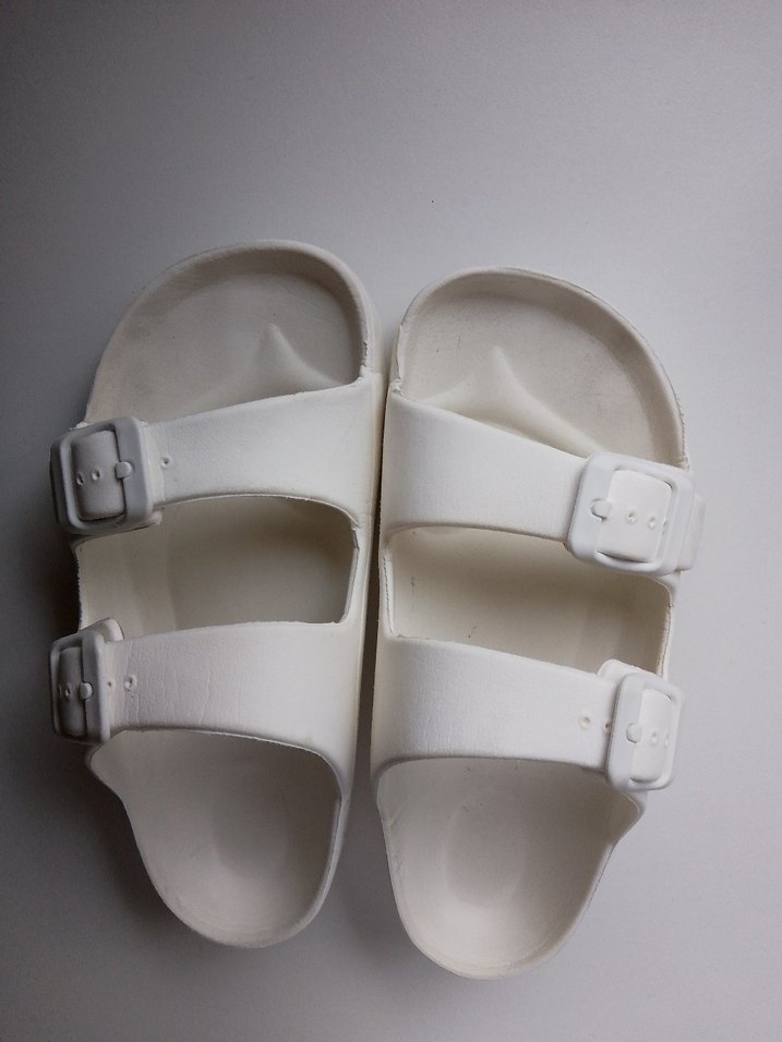 LC Waikiki Beyaz Tokalı Terlik 32 numara - Görsel 3