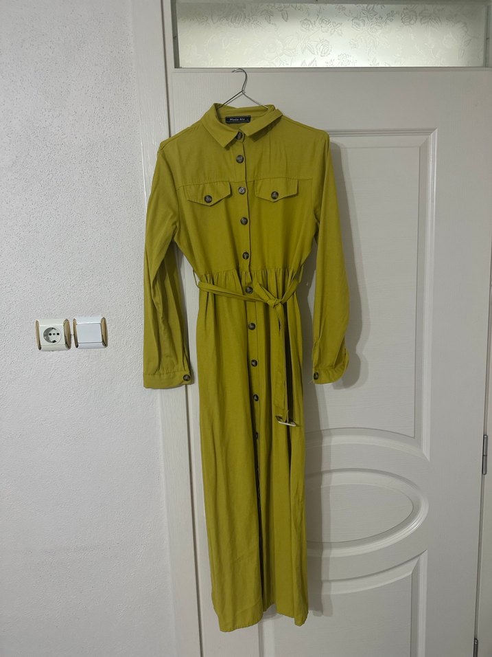 Uzun Kollu Sarı Kemerli Uzun Elbise - Görsel 3