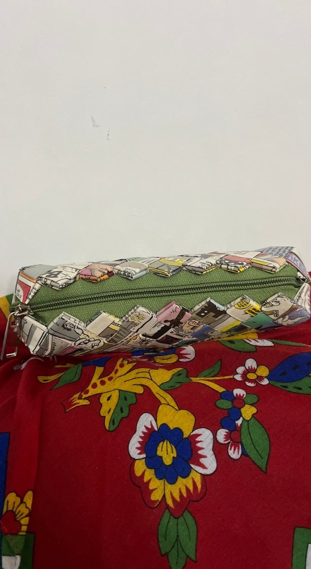 Geri Dönüşüm Kağıttan El Yapımı Kalemlik - Görsel 3