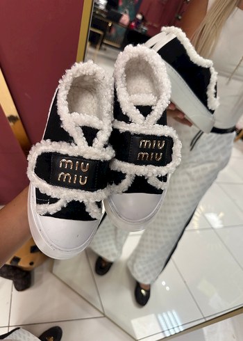 Miu Miu Beyaz Kürklü Platform Spor Ayakkabı