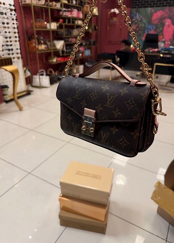 Lv çanta - Görsel 4