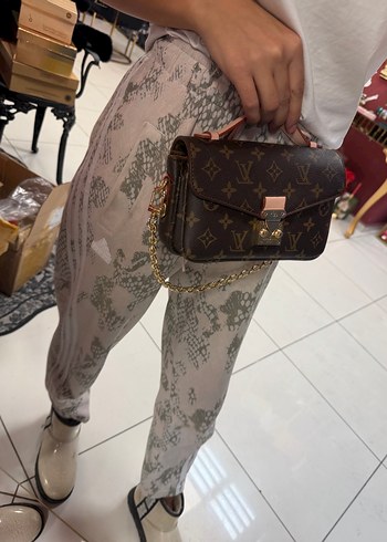 Lv çanta - Görsel 2