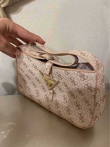 Diğer Guess baget