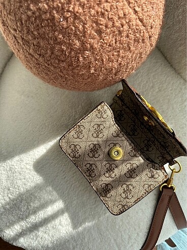 Diğer Guess çanta