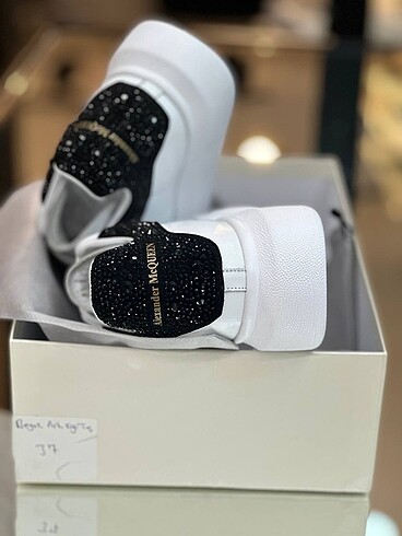 Alexander McQueen Mcqueen