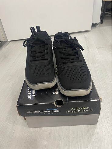 43 Beden Skechers erkek spor ayakkabı