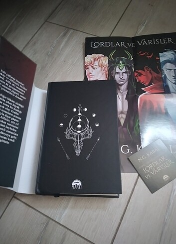 Beden Lordlar ve Varisleri kırmızı şömiz