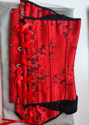 Kırmızı Sakura İşlemeli Gotik Korse - Görsel 5