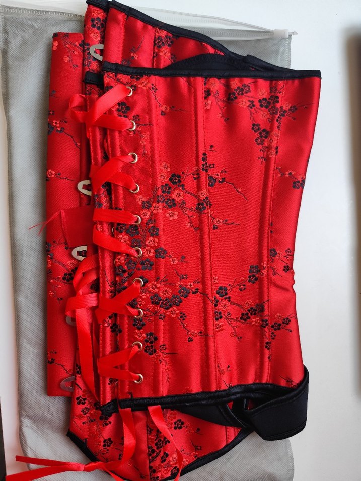 Kırmızı Sakura İşlemeli Gotik Korse - Görsel 5