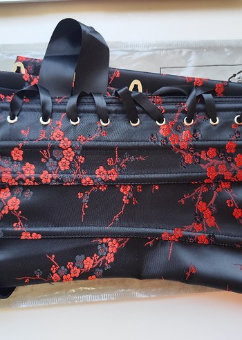 Kırmızı Sakura Çiçeği Desenli Gotik Korse - Görsel 6