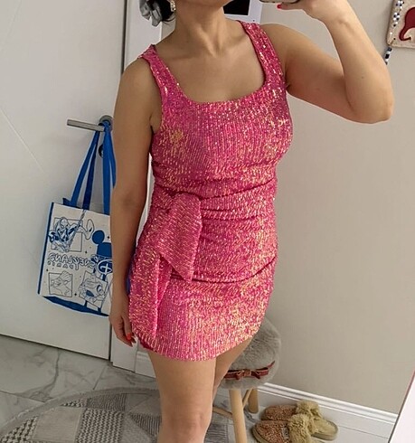 Payetli pembe elbise