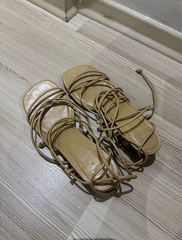 Zara Zara bantlı sandalet