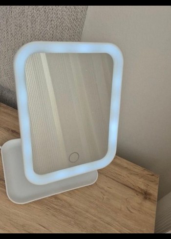 Diğer Beyaz LED Işıklı Masa Aynası