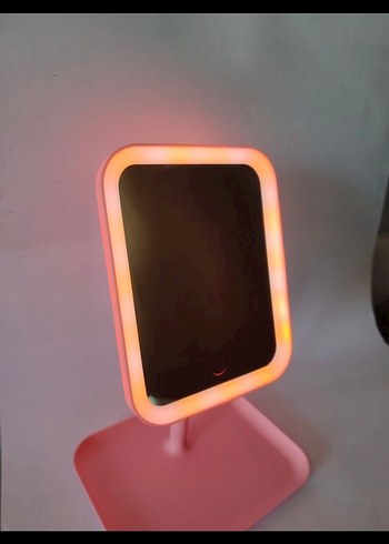 Pembe Işıklı Masaüstü Makyaj Aynası