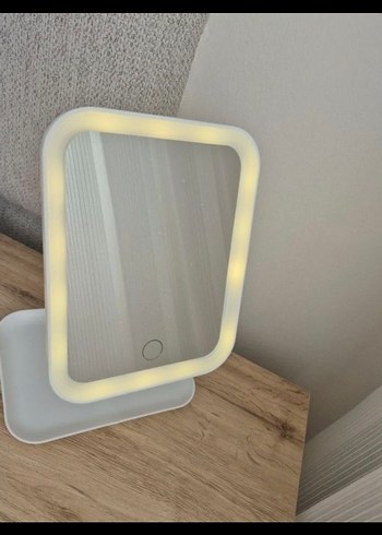 Beden Beyaz LED Işıklı Masaüstü Ayna