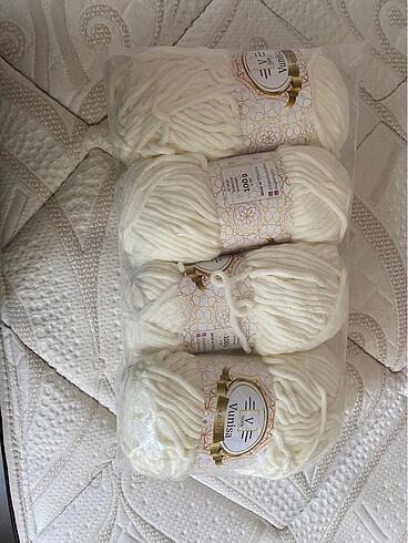 Kırık beyaz 400 g kadife ip