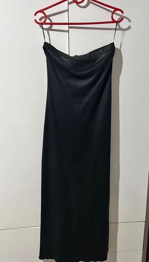 Siyah Deri Görünümlü Straplez Uzun Elbise - Görsel 2