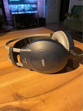 AKG K77 kulaklık
