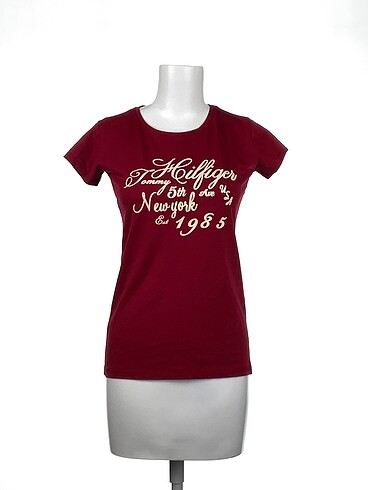 Tommy Hilfiger T-shirt %70 İndirimli.