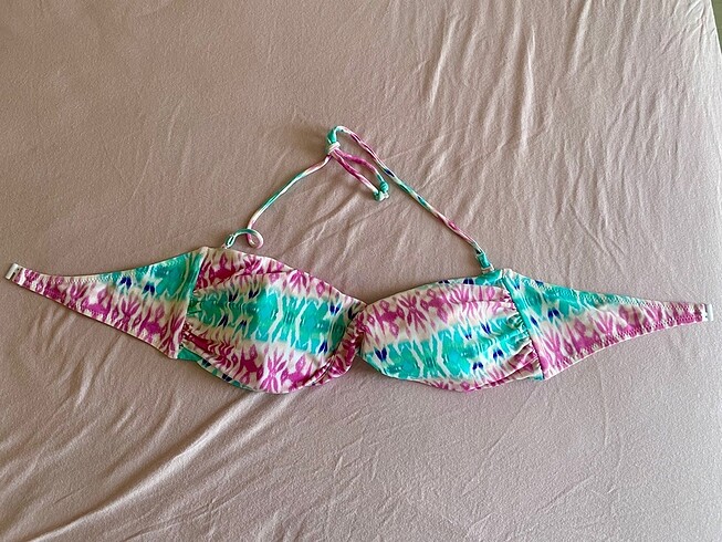 Penti bikini üstü