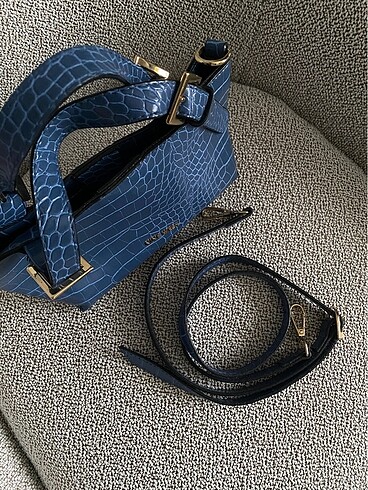  Beden Nine west mavi çanta