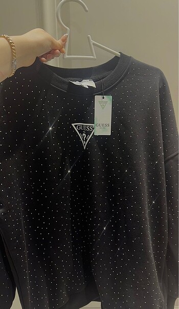 m Beden siyah Renk Guess sweatshirt