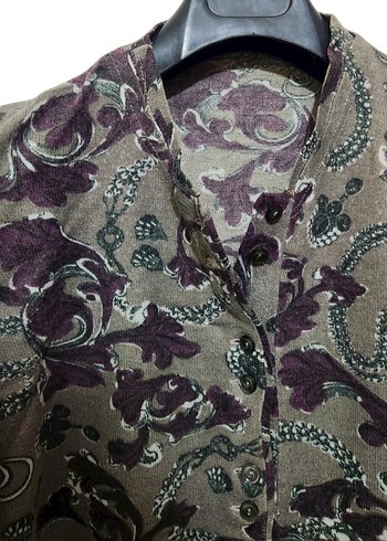 Düğmeli Desenli Kadın Bluz - Görsel 3