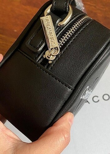 Beden siyah Renk Calvin Klein siyah askılı çanta
