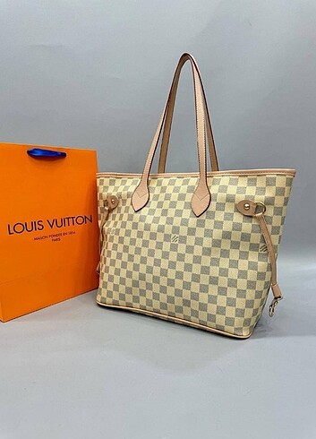 Louis Vuitton krem damalı büyük kol çantası 