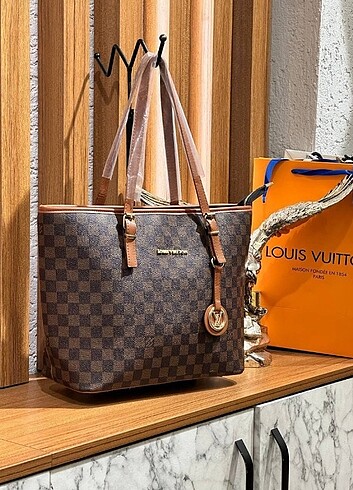 Louis Vuitton kahve damalı büyük kol çantası 