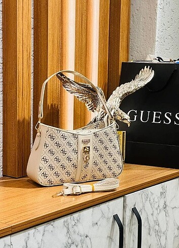 Guess krem baget çanta askılı 