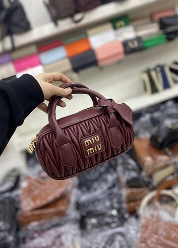Miu Miu Miu miu bordo askılı çanta 