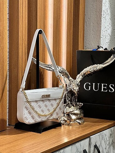 Guess beyaz baget çanta