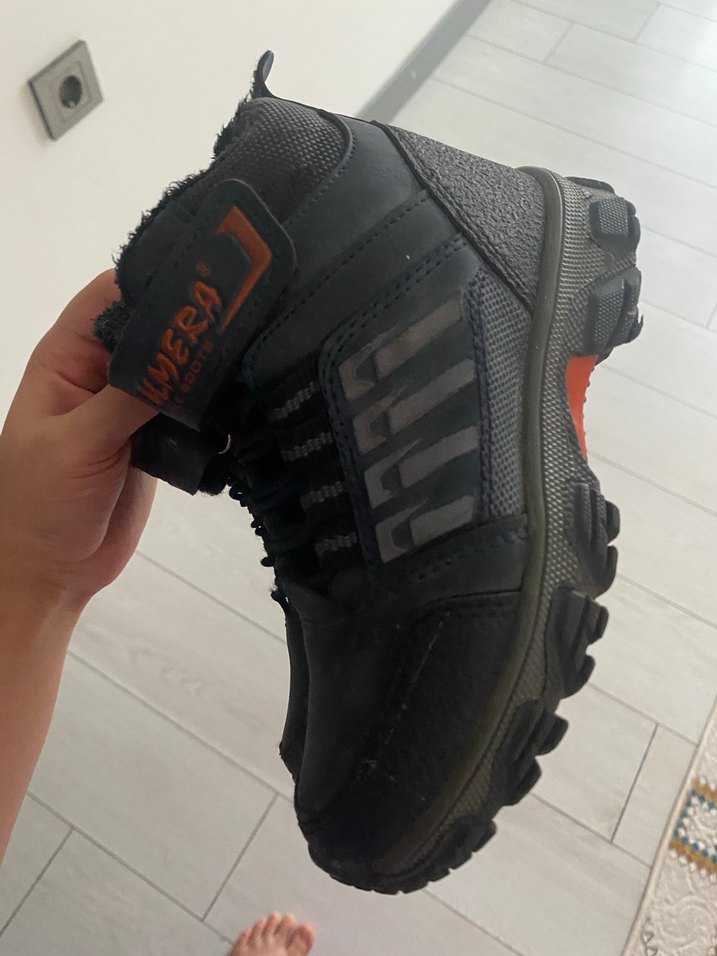 Erkek Çocuk Desenli Bot - Görsel 2