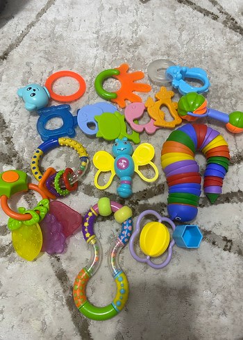 Renkli Bebek Diş Kaşıyıcı ve Çıngırak Seti - Görsel 2