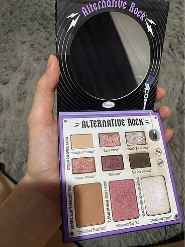 Beden The balm face palette