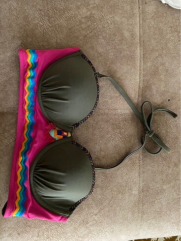 Penti bikini üstü