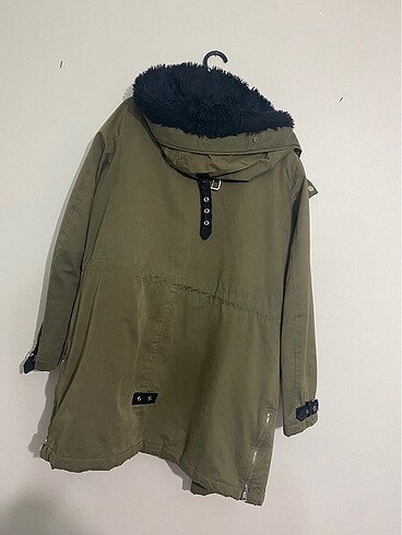 LC Waikiki Mont parka