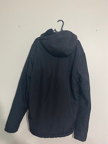 Pull and Bear Kanguru mont
